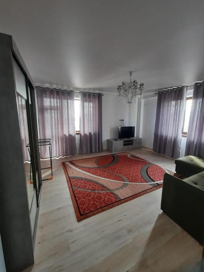 Diplomat - 2 Apartment Bișkek Exterior foto