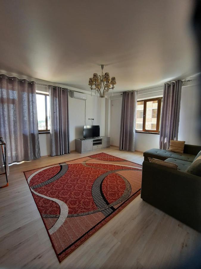 Diplomat - 2 Apartment Bișkek Exterior foto