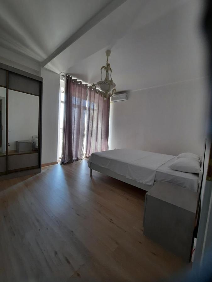 Diplomat - 2 Apartment Bișkek Exterior foto